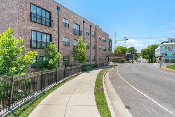 Condo Near Downtown Broadway & Stadium - Free Parking - 4