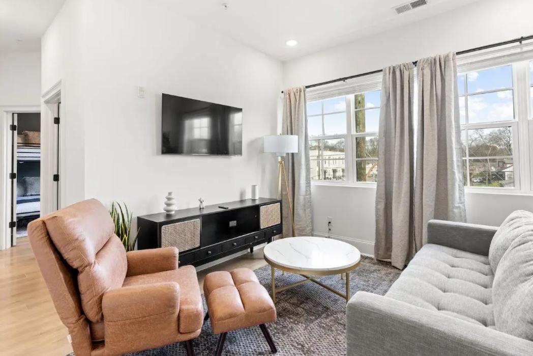 Condo Near Downtown Broadway & Stadium - Free Parking - 5