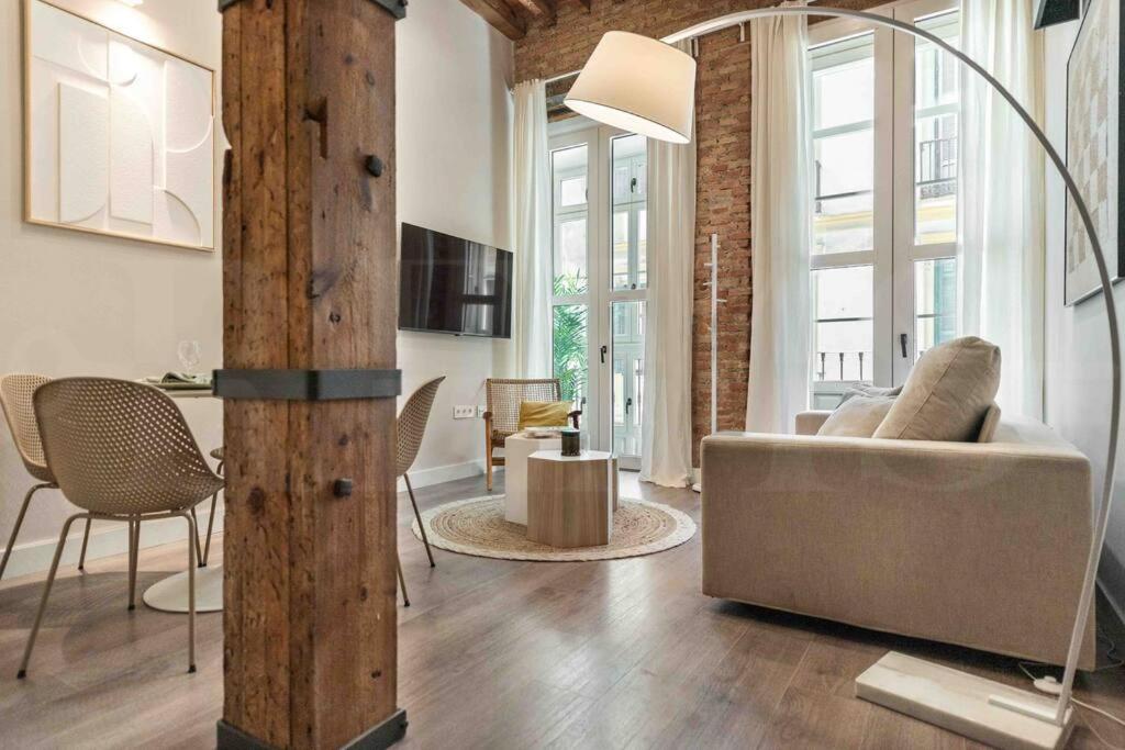 Eclectic & elegant apartment by REMS - 5