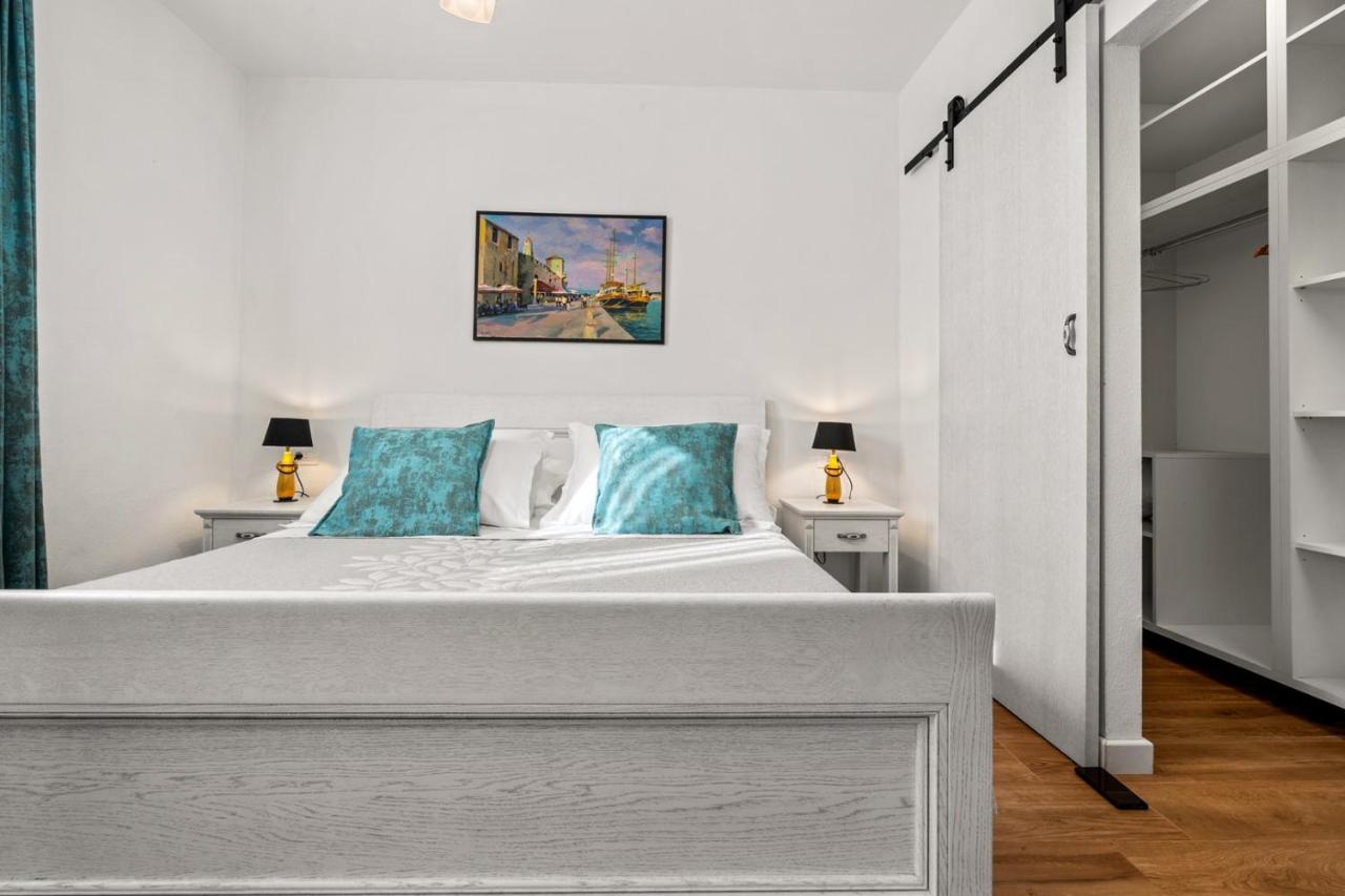Villa Antura with private heated 50sqm pool, 3 bedrooms, 3 bathrooms, and gym photo