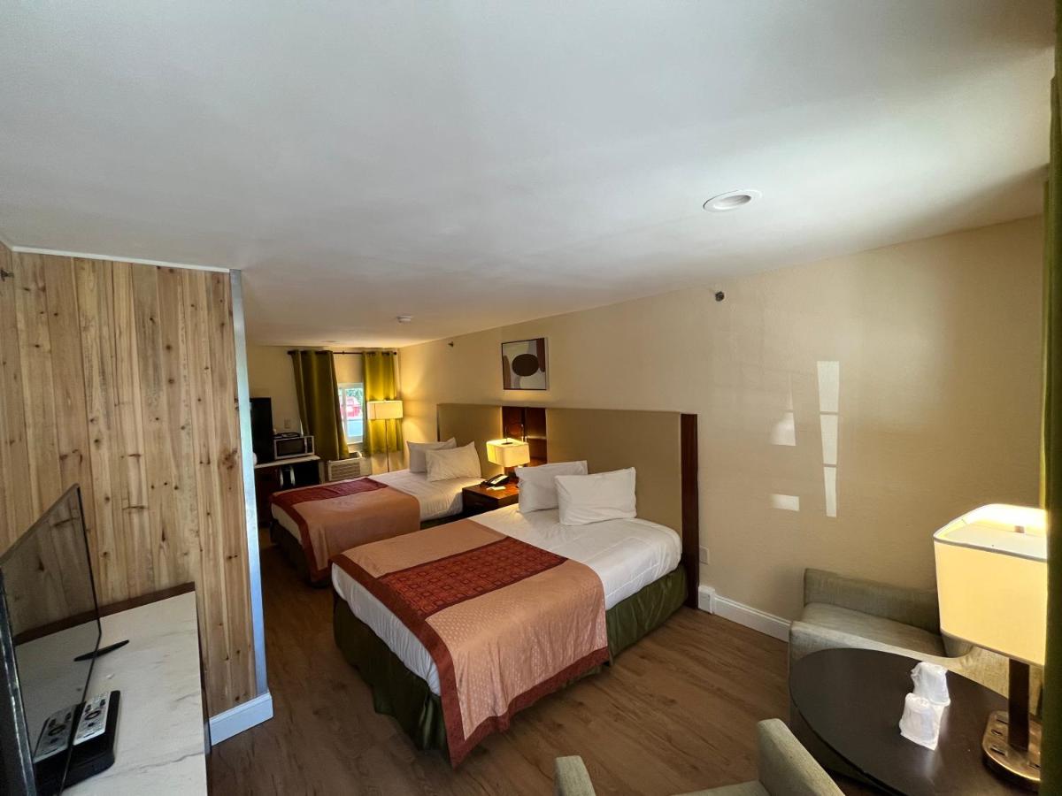 Greenwood Inn — photo 2