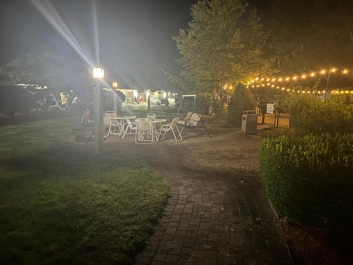 Greenwood Inn — photo 18