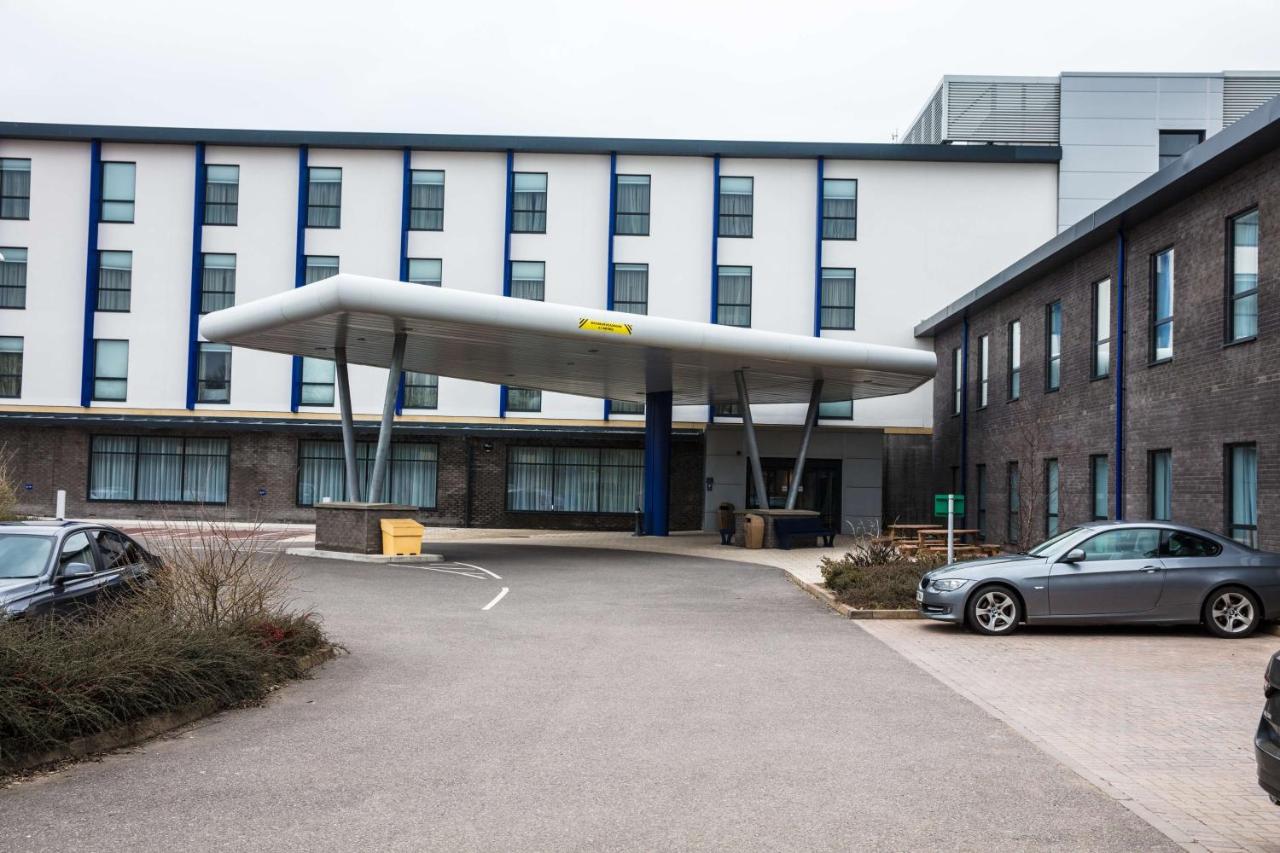 Hampton by Hilton Exeter Airport - Laterooms