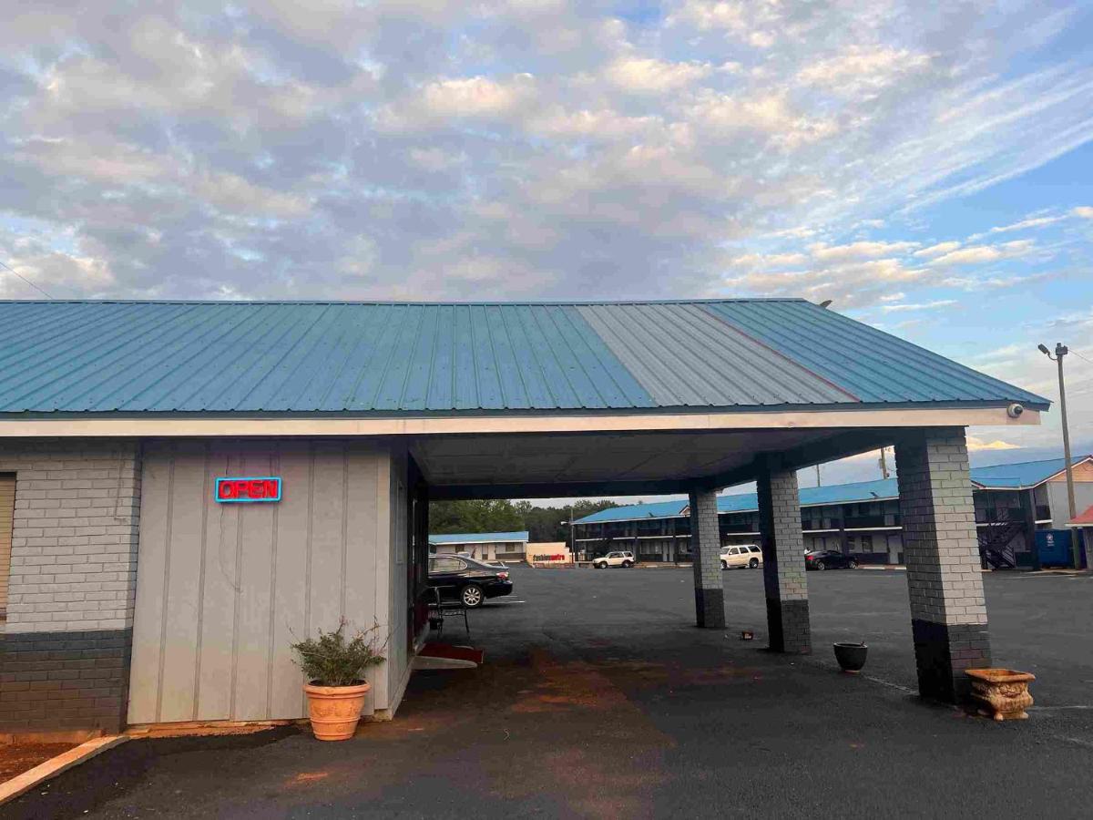 Fairbridge Inn & Suites — photo 11
