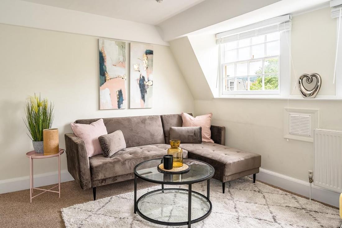 Beautiful Character 3 Bed City Centre Apartment - 2