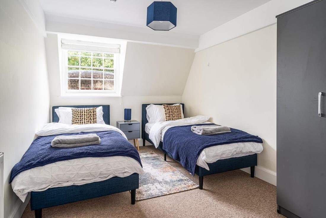 Beautiful Character 3 Bed City Centre Apartment - 4