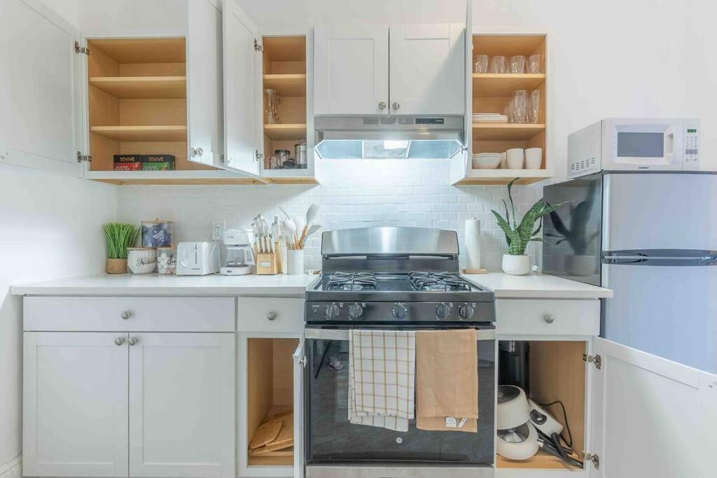 25 Percent OFF Spring Special Book Cozy King Bed Now! - 5