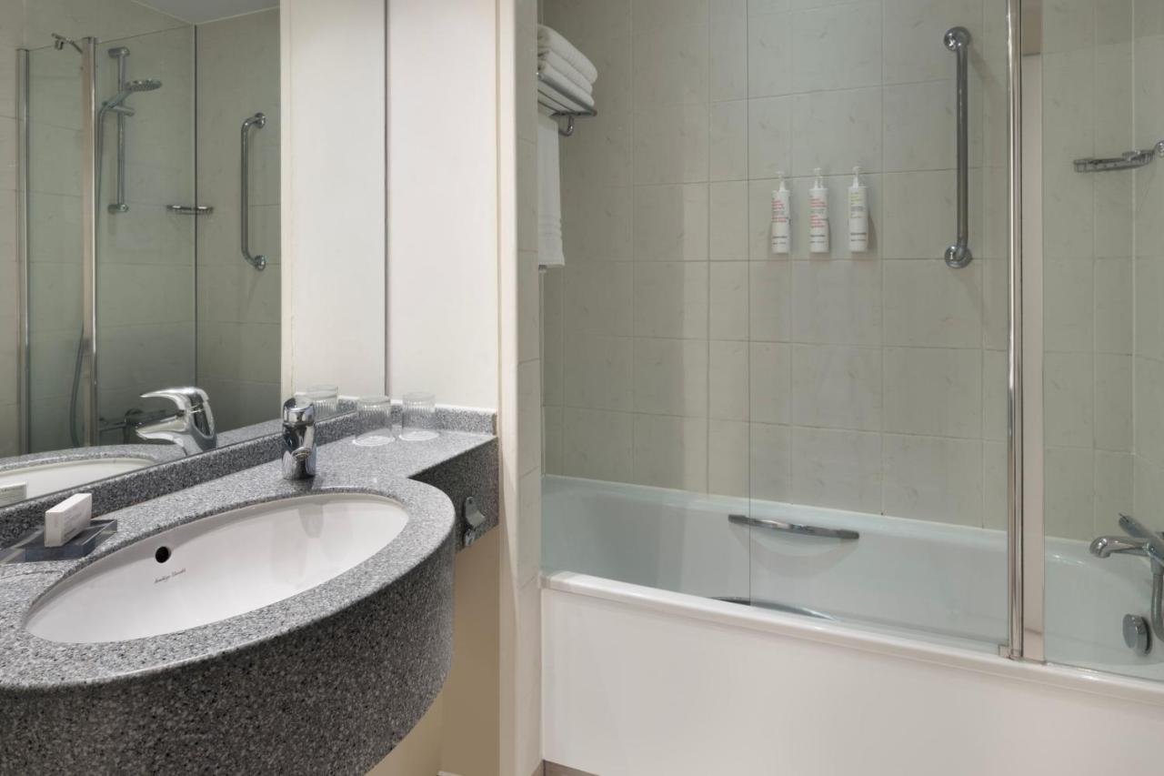 Delta Hotels by Marriott Waltham Abbey photo
