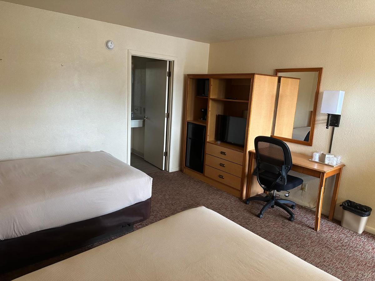 Big Bend Traveler's Inn — photo 10