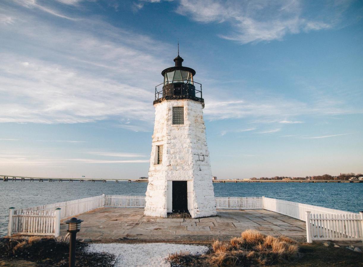 Newport Harbor Island Resort — photo 12