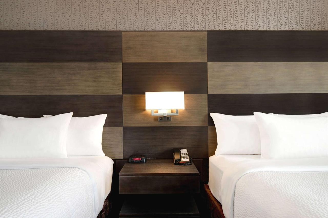 Days Inn by Wyndham Calgary South photo