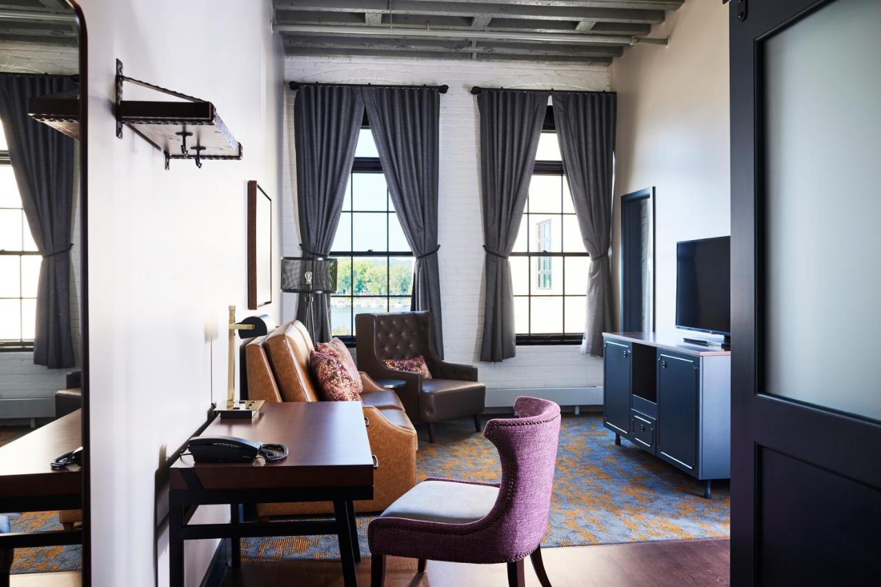 The Confluence Hotel — photo 4