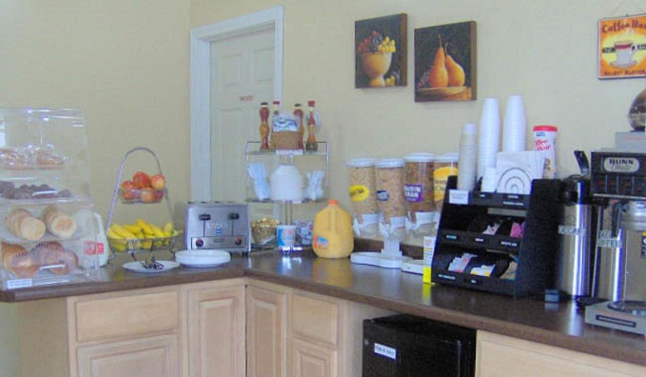 Travelers Inn — photo 14