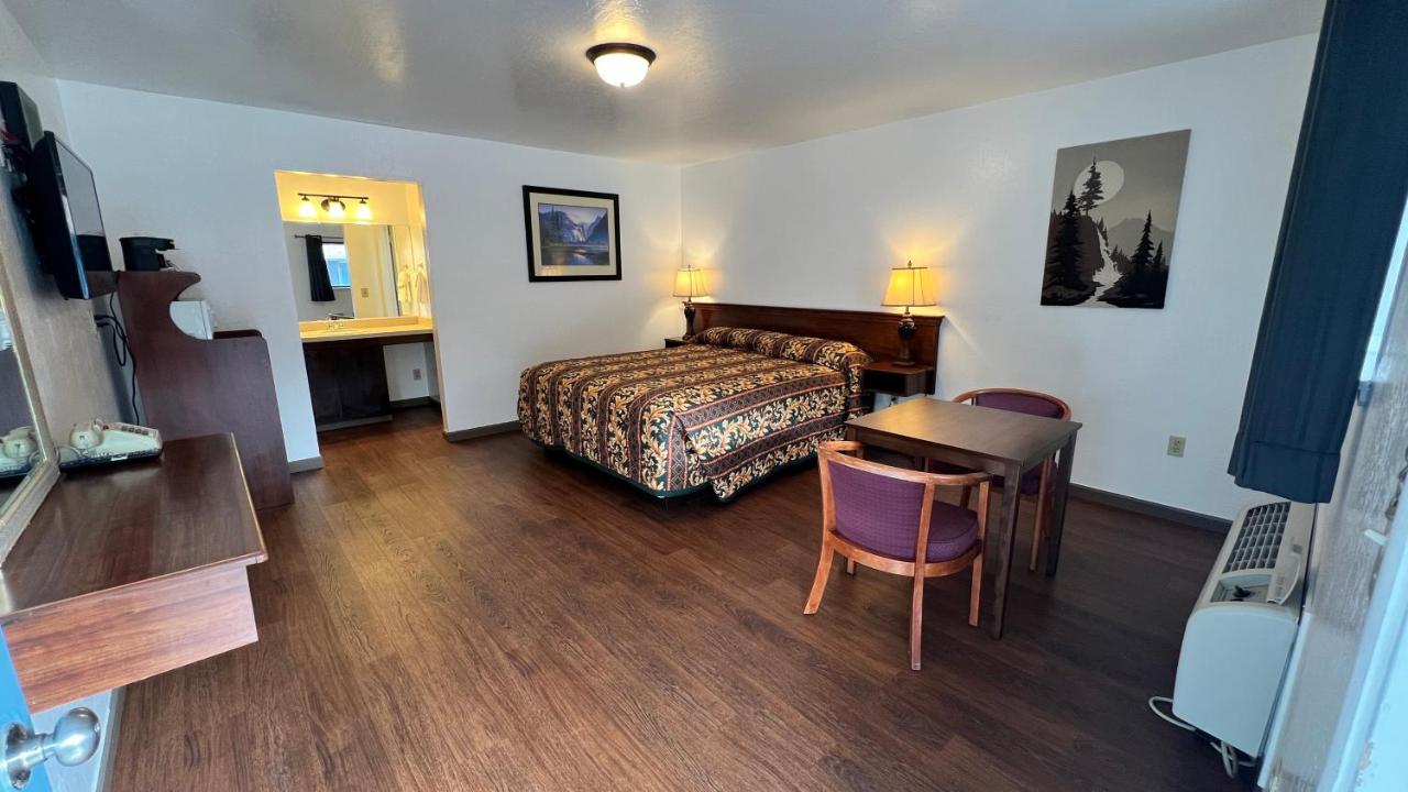 Pine Cone Motel — photo 17