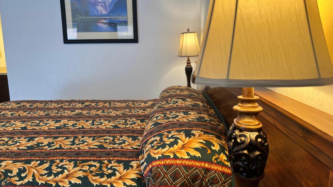 Pine Cone Motel — photo 11