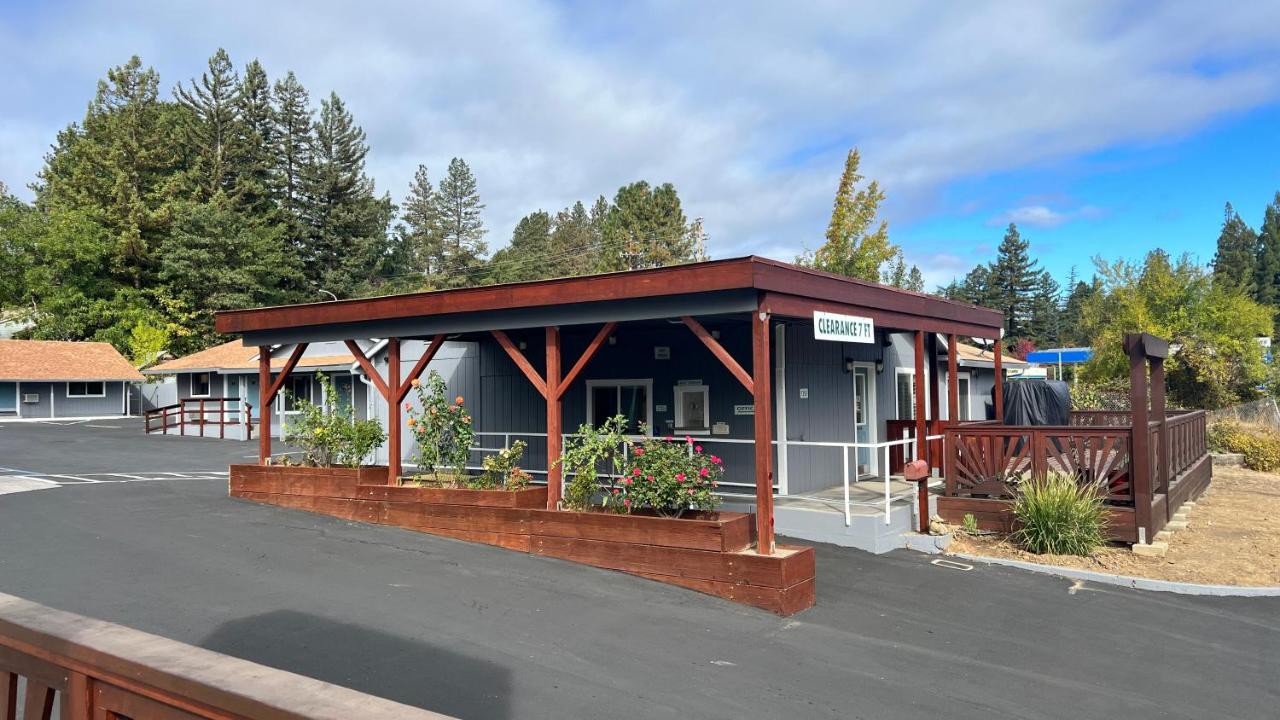 Pine Cone Motel — photo 23