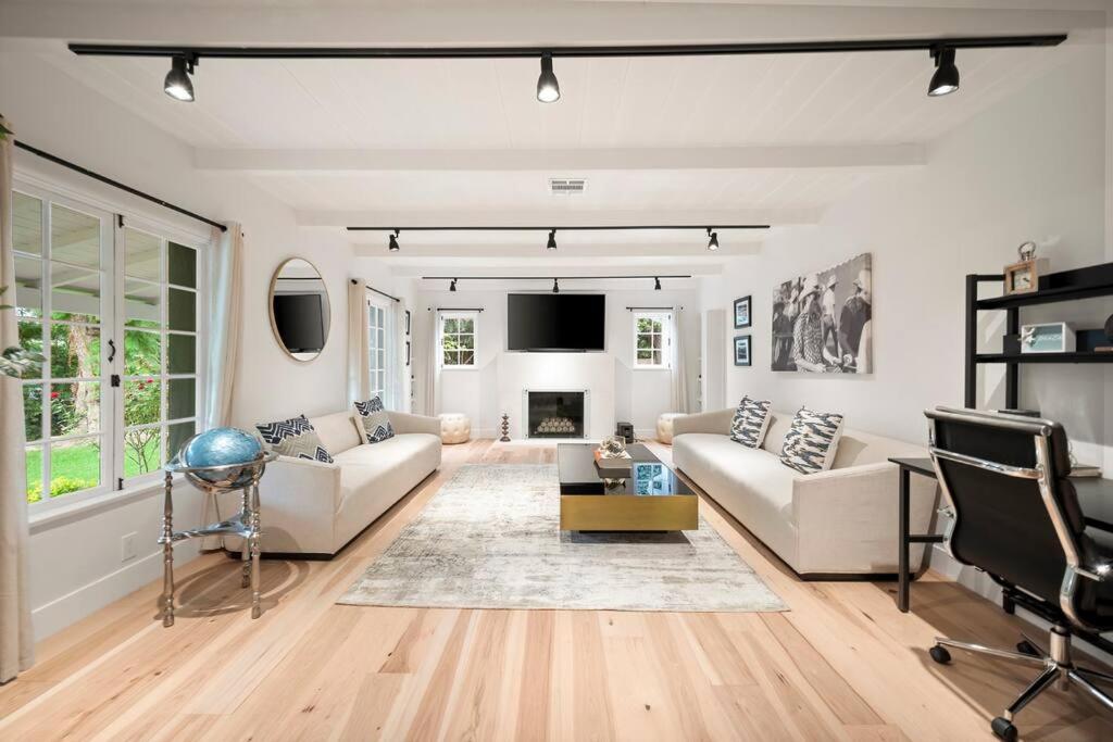 Chic 3BR Oasis in Studio City:Toluca Lake Adjacent