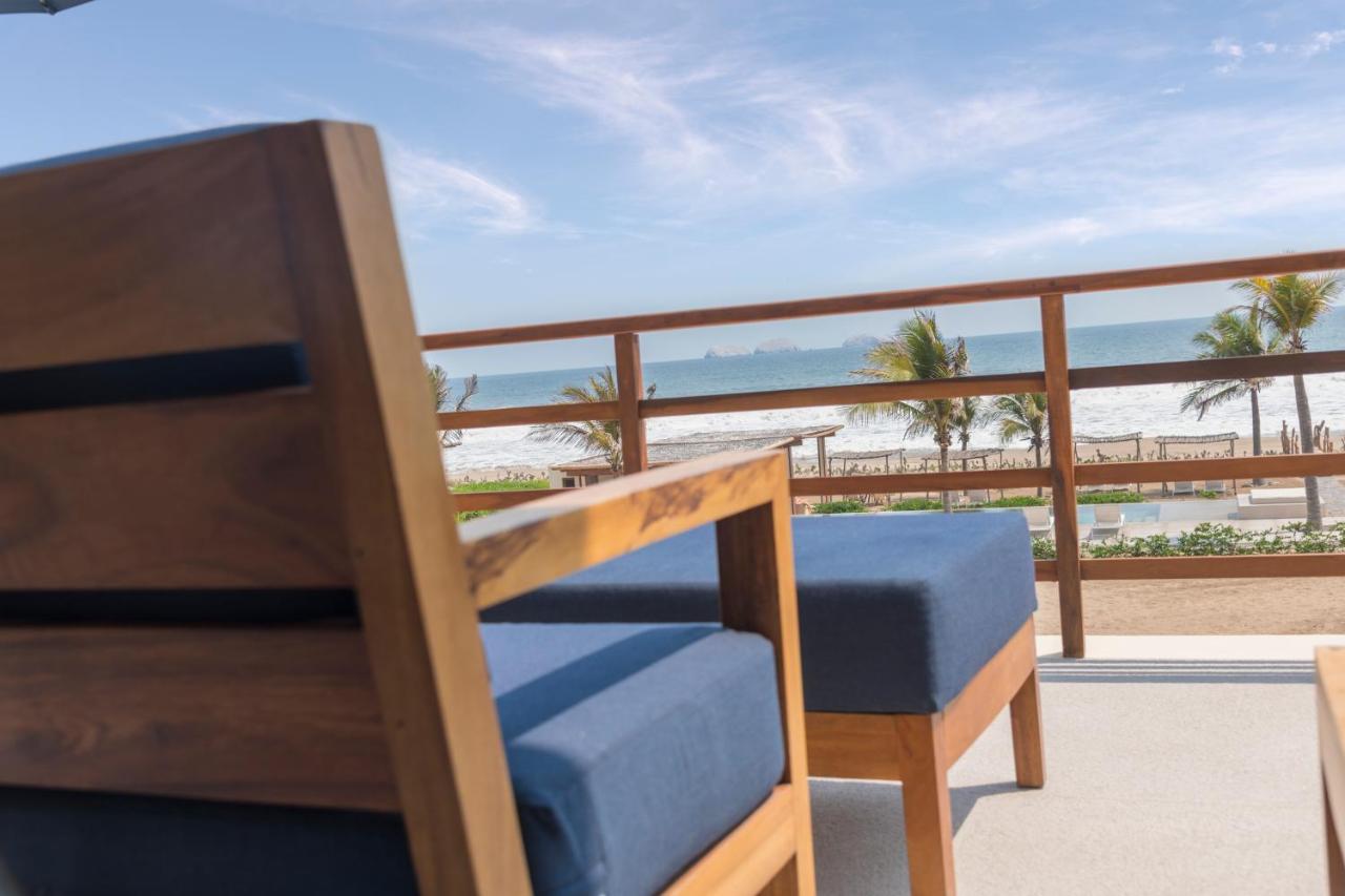 Marea Beachfront Villas photo