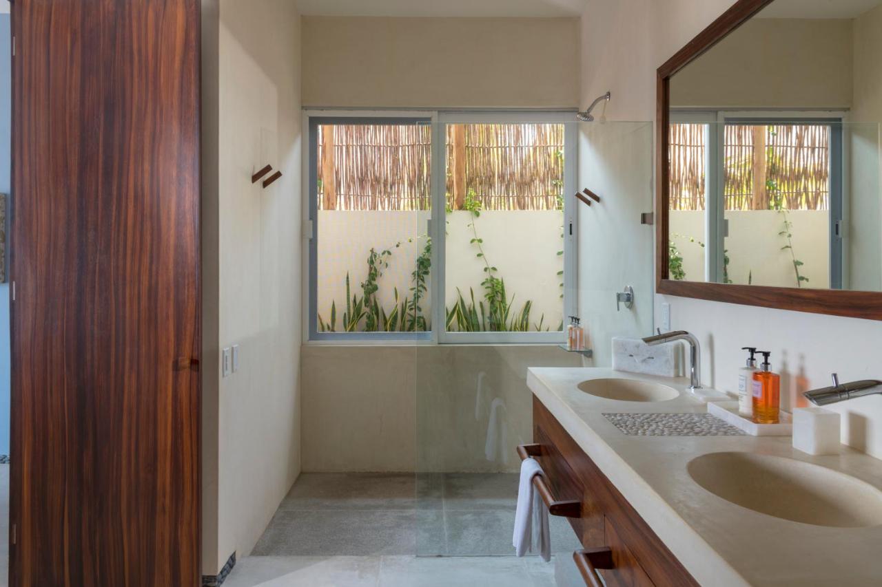 Marea Beachfront Villas photo