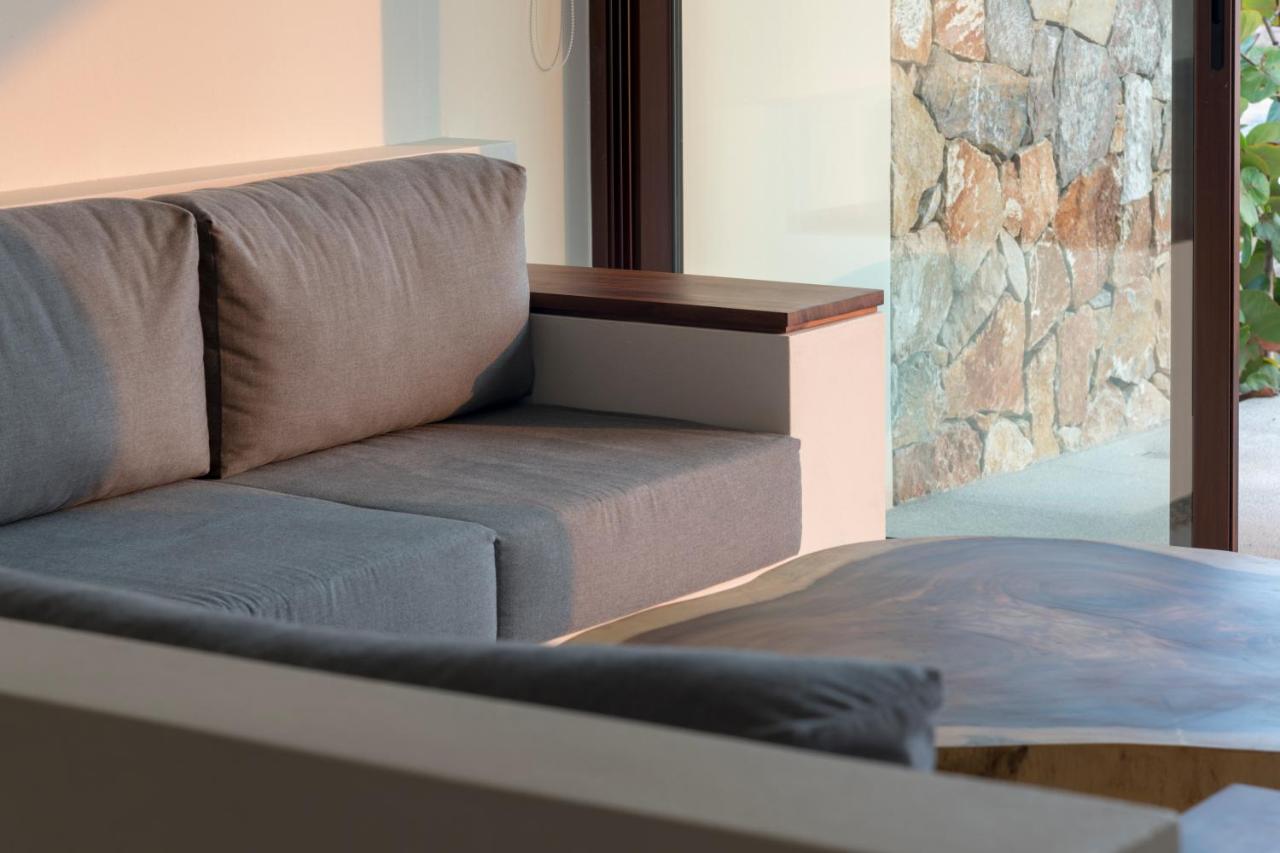 Marea Beachfront Villas photo