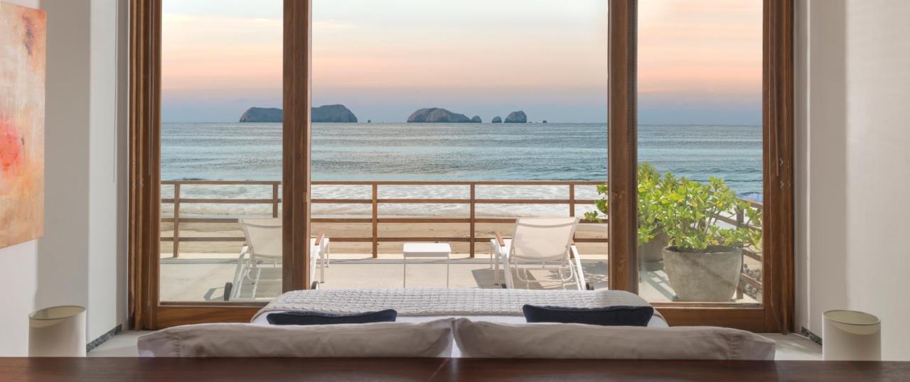 Marea Beachfront Villas photo