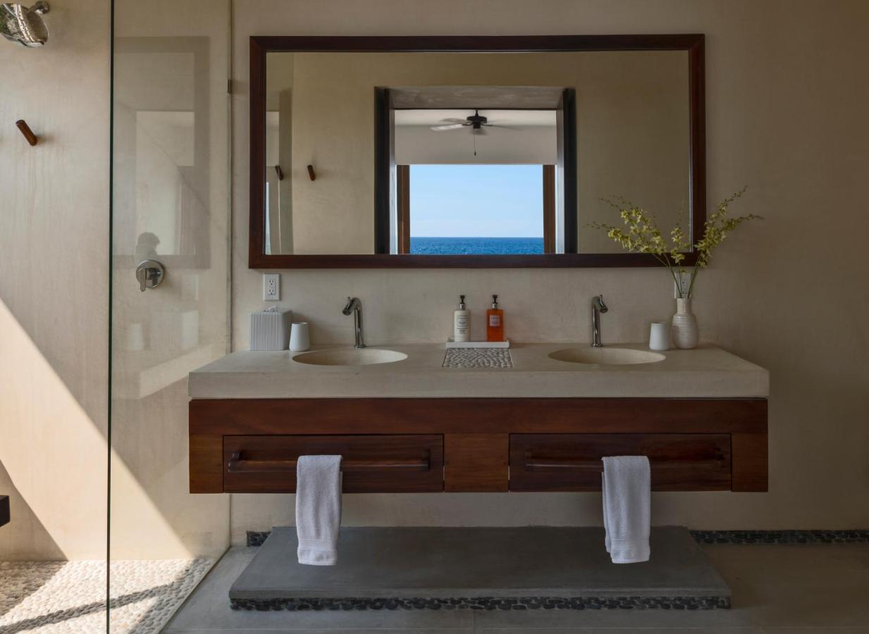 Marea Beachfront Villas photo
