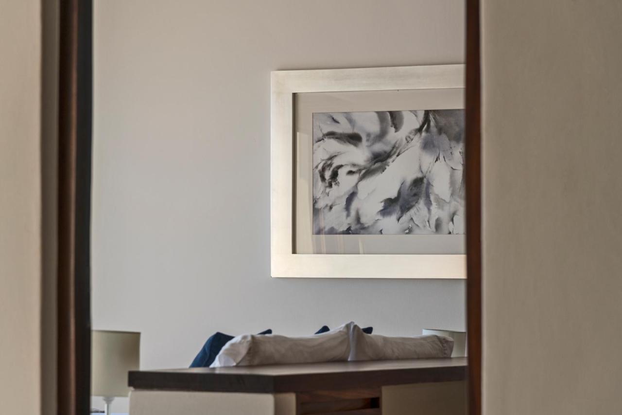 Marea Beachfront Villas photo