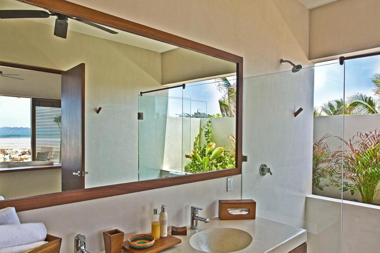 Marea Beachfront Villas photo