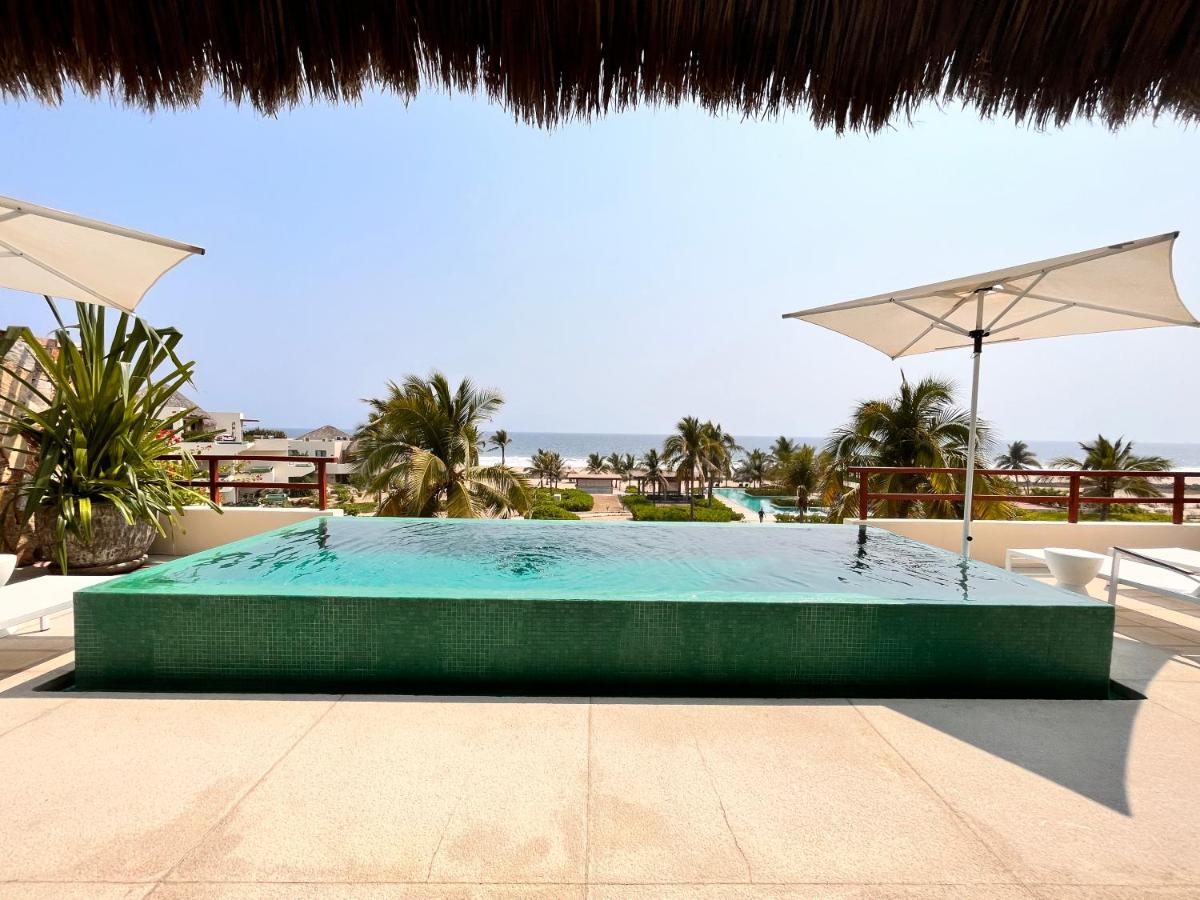 Marea Beachfront Villas photo