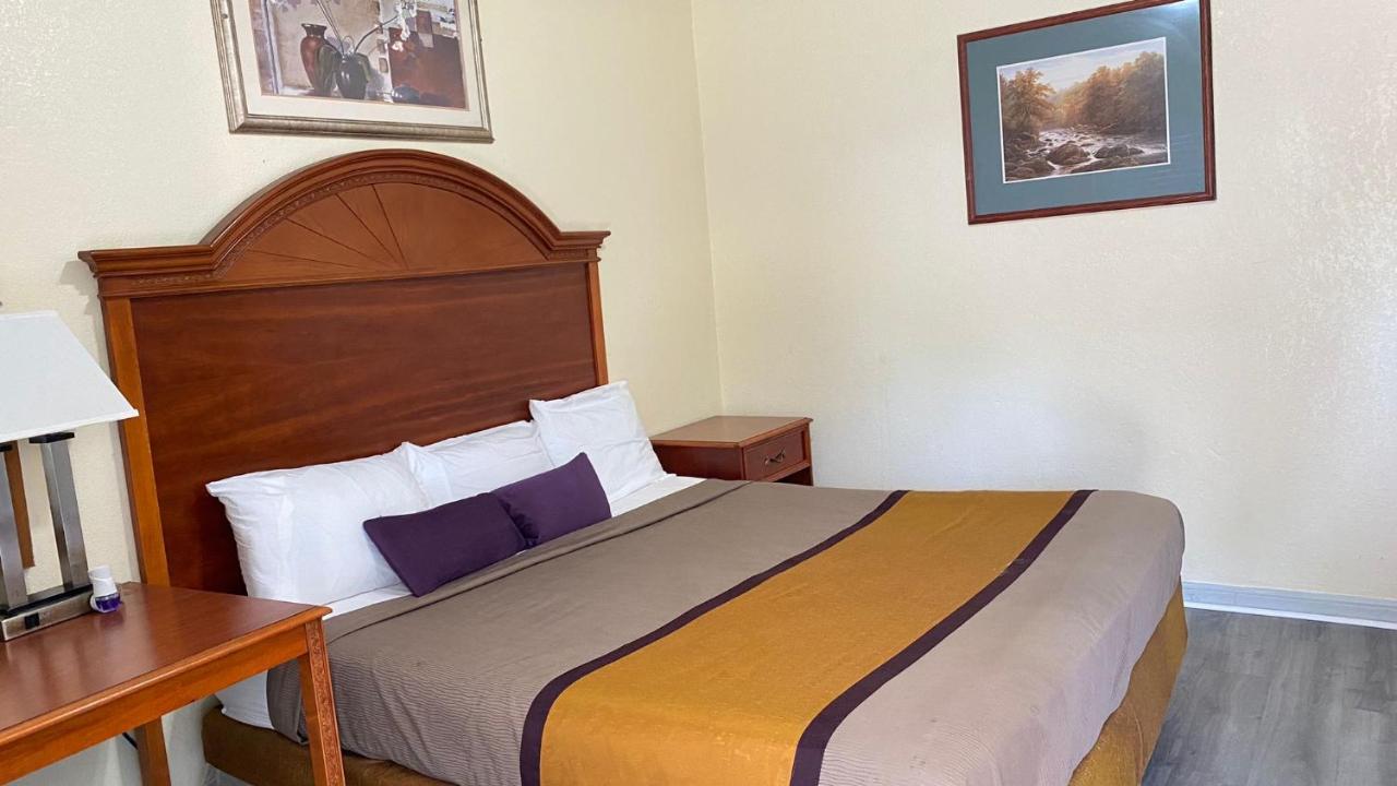 Budget Inn Express — photo 10