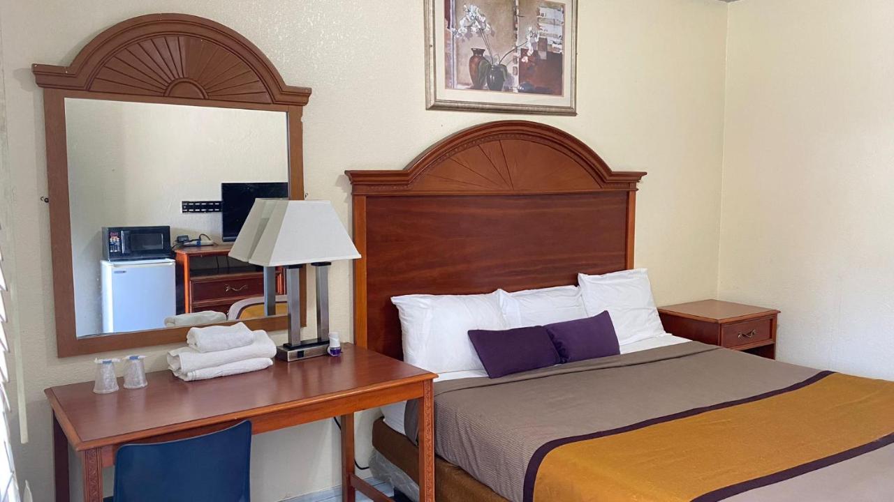 Budget Inn Express — photo 11