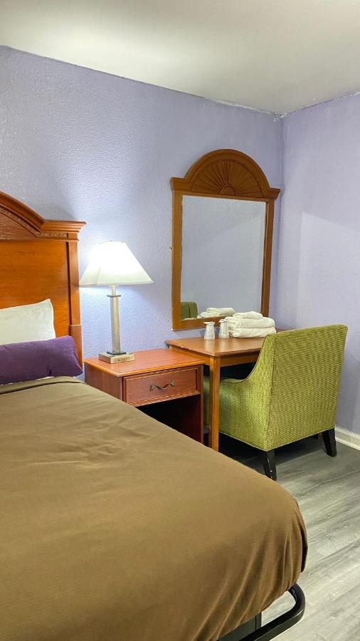 Budget Inn Express — photo 12