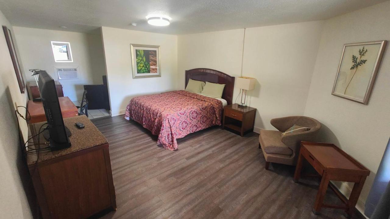 Mount Airy Motel — photo 15