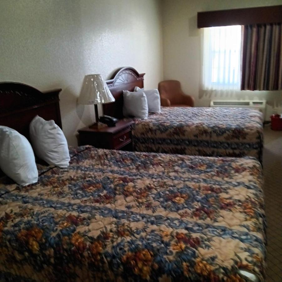 HiWay Inn Express Hotel & Suites — photo 10