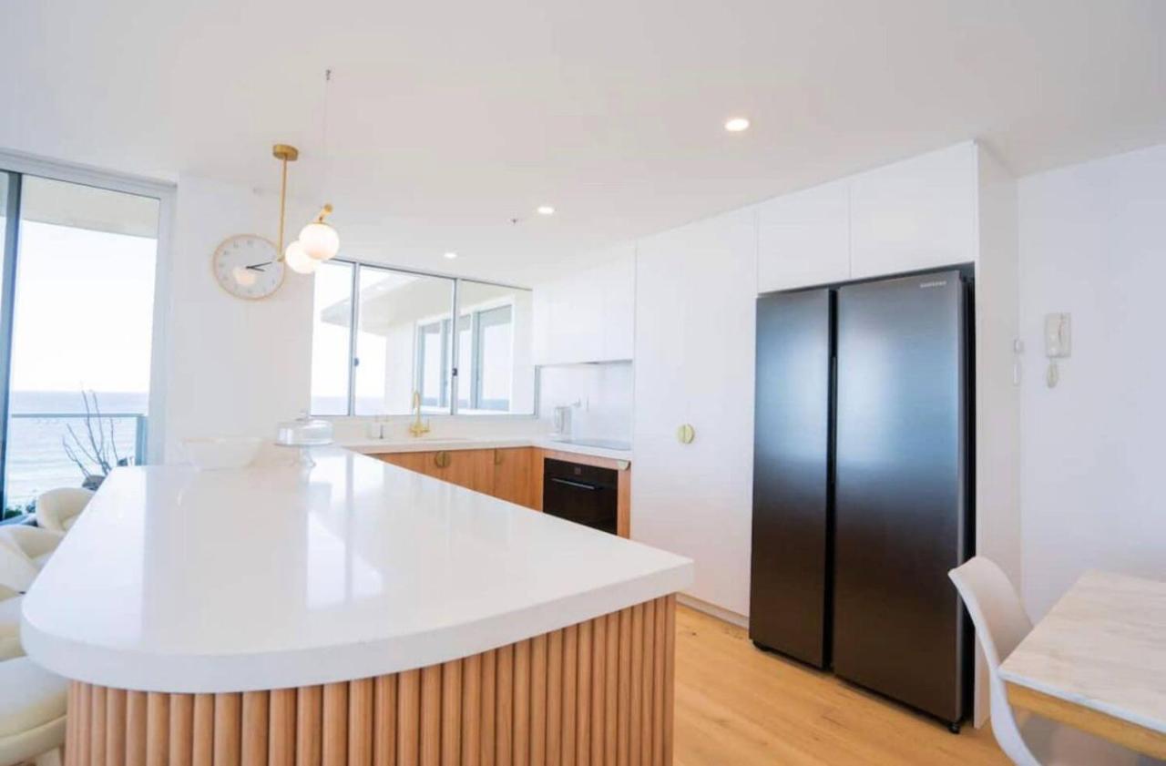 Hi Surf Beachfront Resort Apartments photo