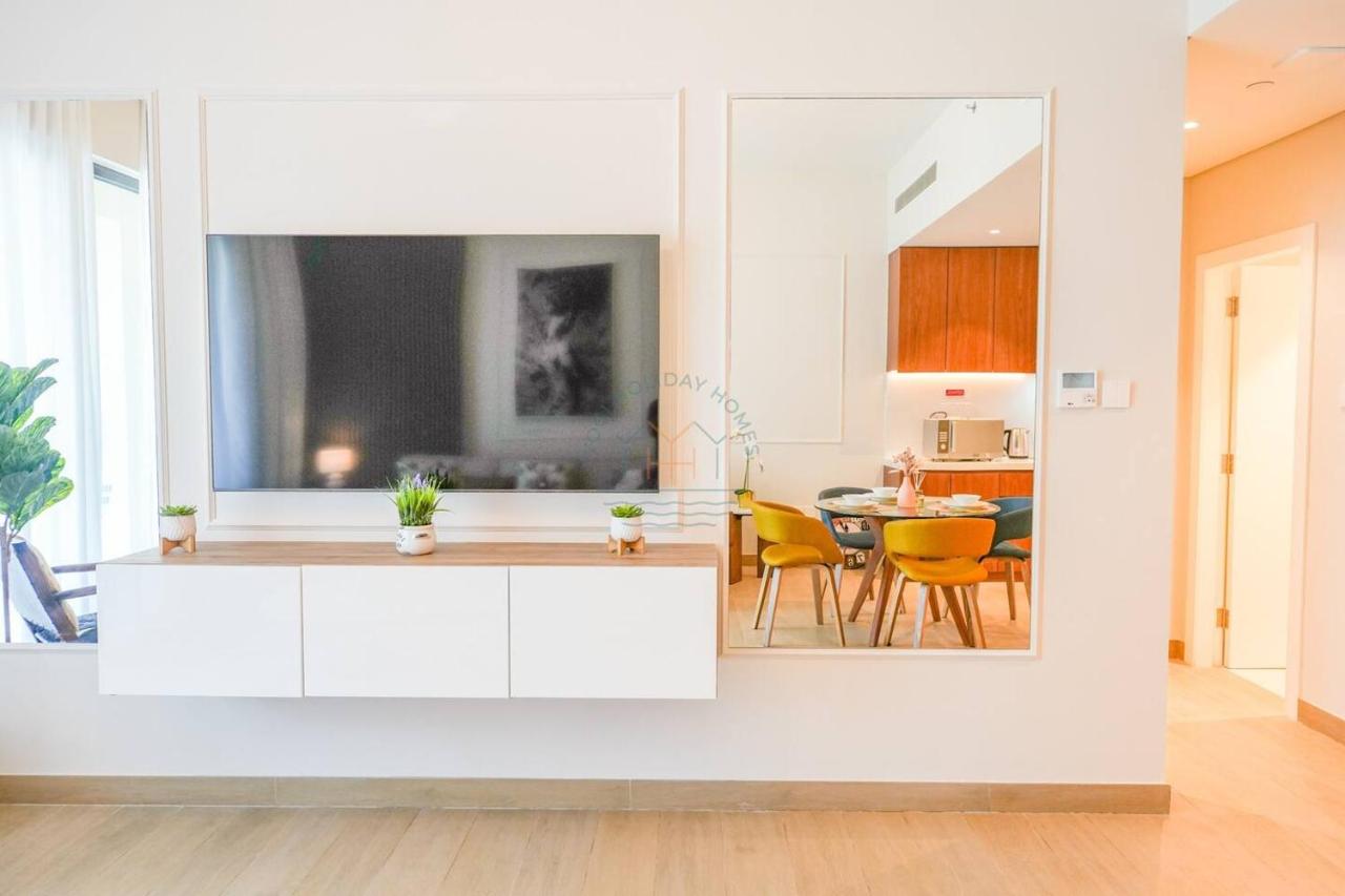 Yogi - 1BR sea view apt with balcony & pool access - 3