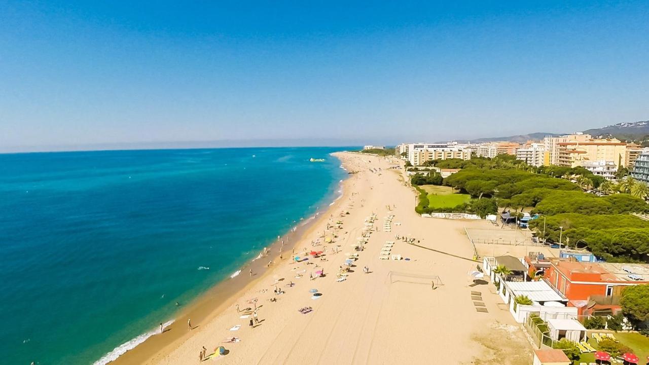 Hotel Checkin Pineda, Pineda de Mar, Spain - Booking.com