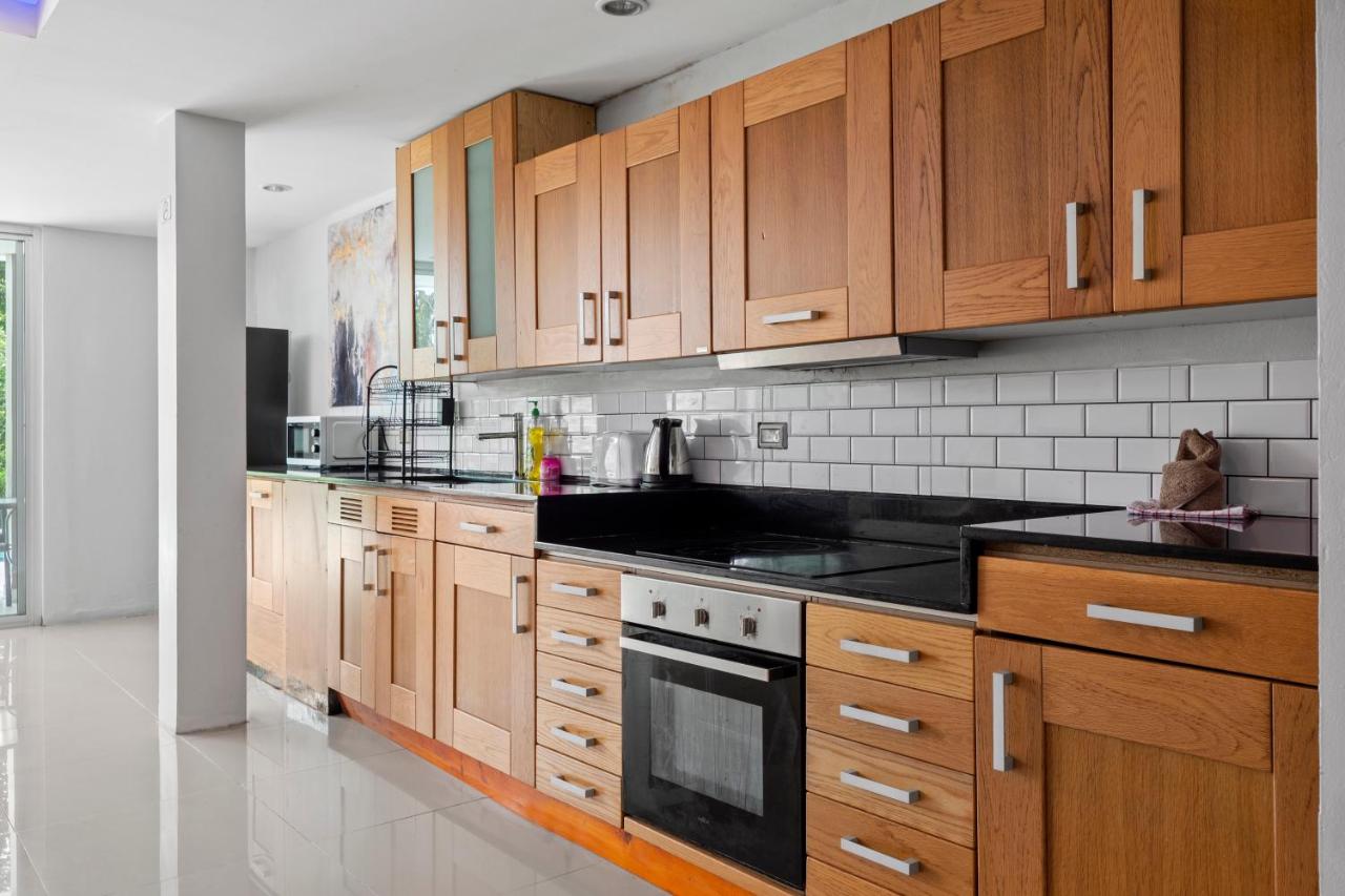 4 bedrooms & bathroom for up to 12 guests 7kms to Patong beach at The Fairways golf villas - 3