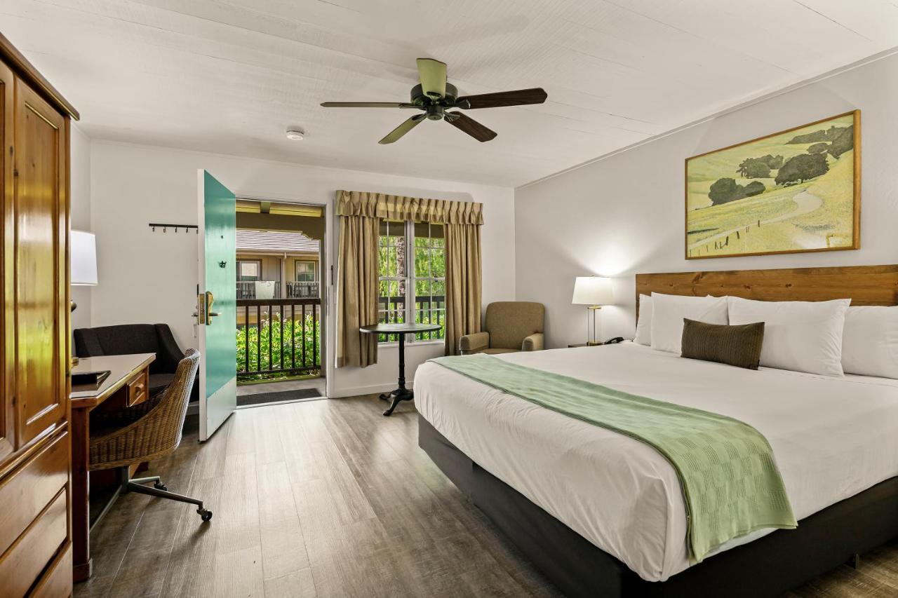 El Pueblo Inn — photo 23