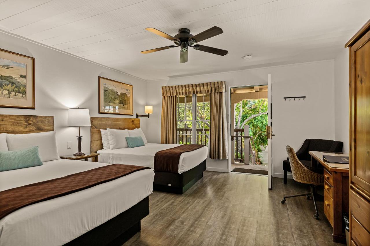 El Pueblo Inn — photo 2