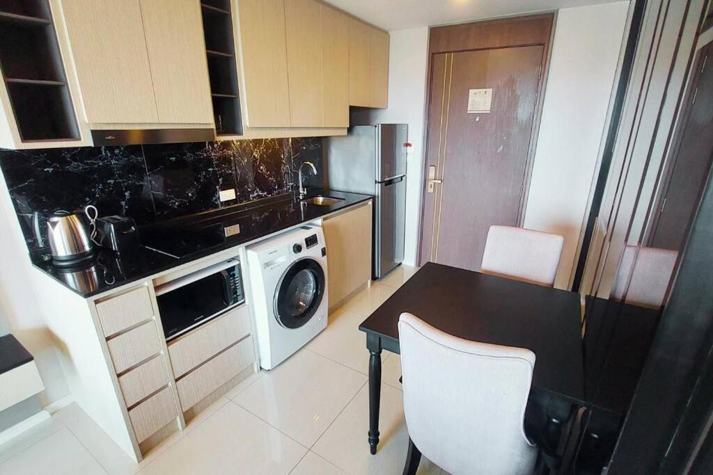 Seaview Condo In 5 Star Resort MG1 - 2