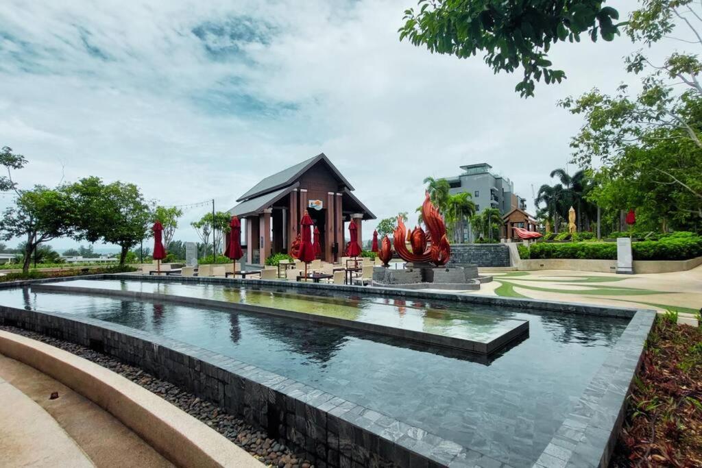 Seaview Condo In 5 Star Resort MG1 - 3