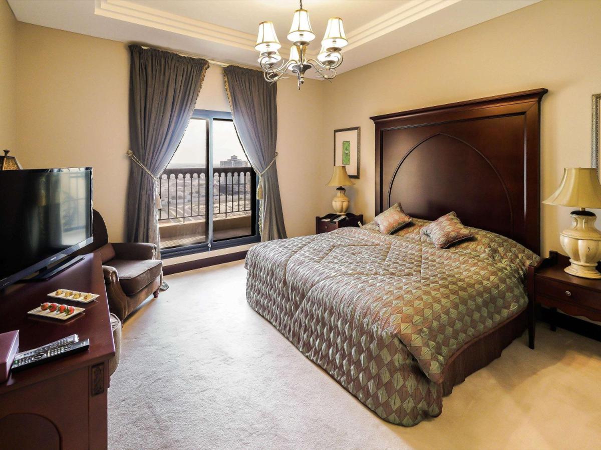 Mercure Grand Hotel Seef - All Suites photo