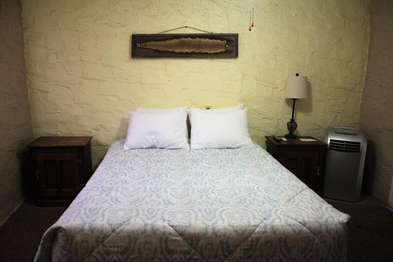 Historic Sheps Miners Inn near Kingman, AZ — photo 11