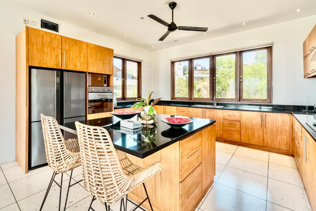 Luxurious Escape in Uluwatu - Ocean Villa with 5 BR and private Pool - 3