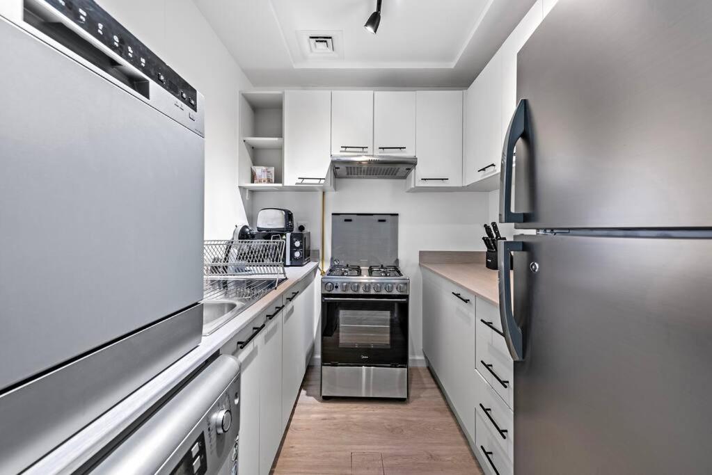 Cozy Studio By Burj Khalifa and Dubai Mall - 5