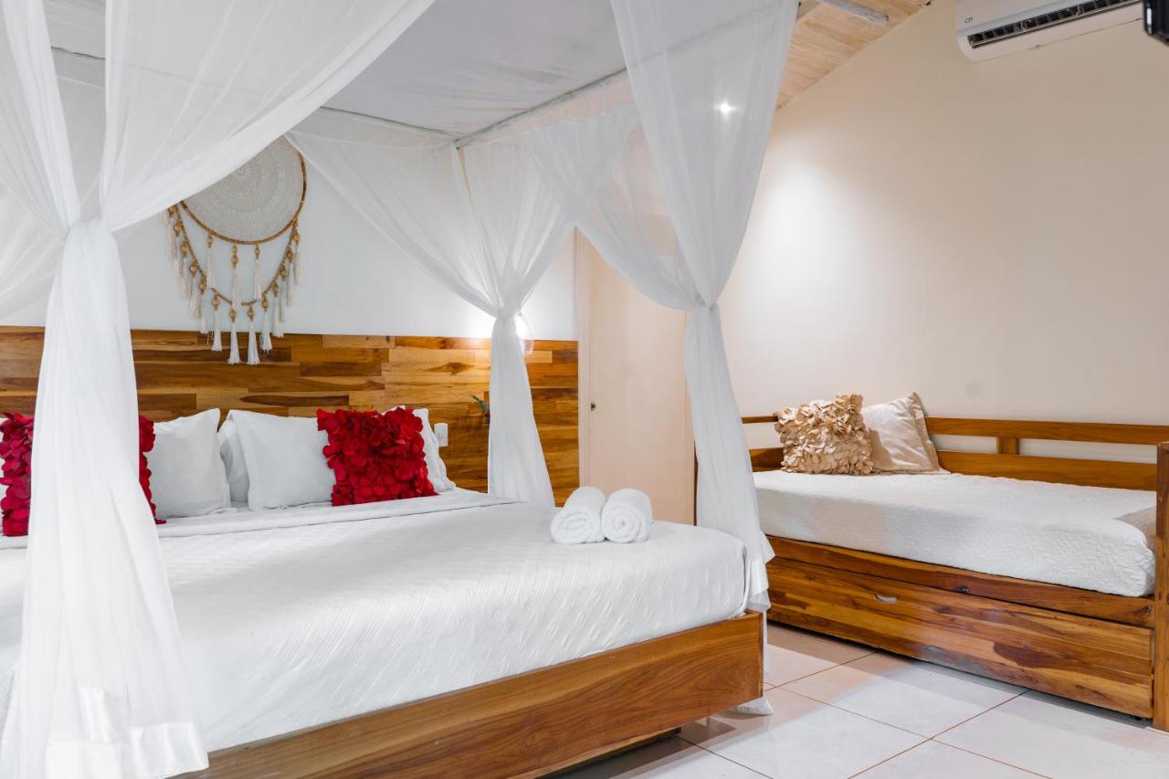 Banana Beach Bungalows photo