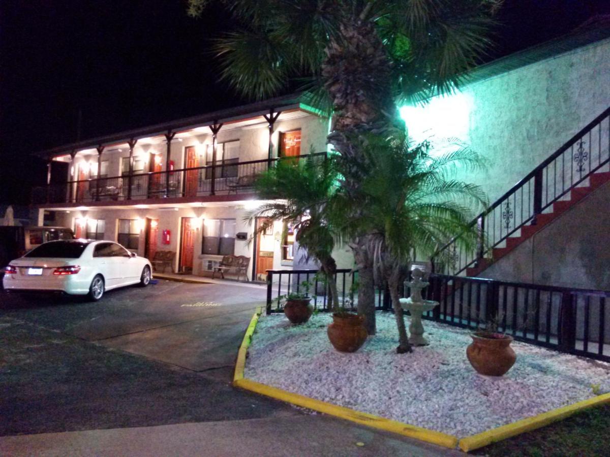 Merida Inn & Suites — photo 23