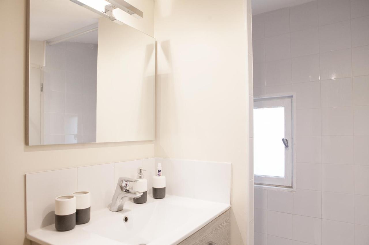 Spacious 2-Bedroom Family Duplex with Free Parking and Netflix - 3