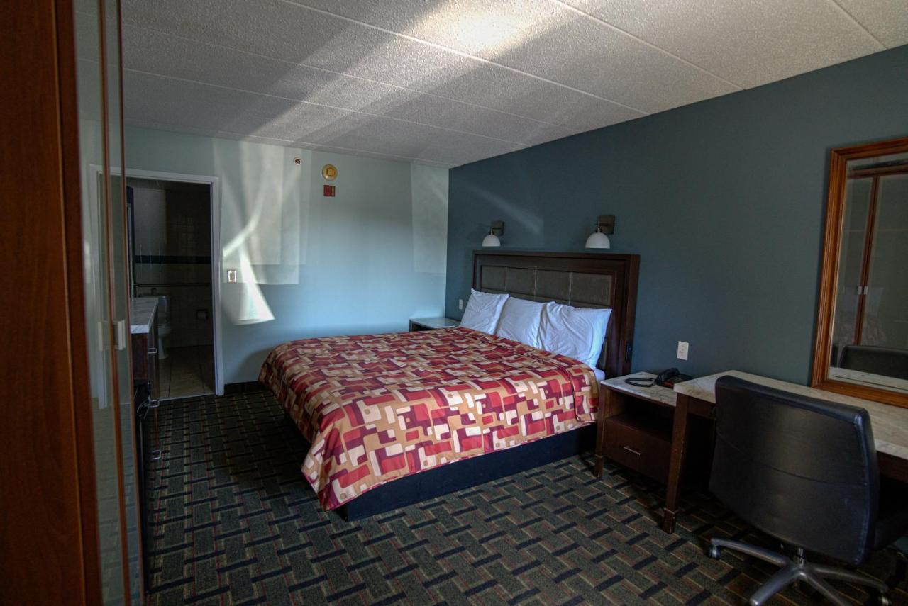 Excel Inn & Suites — photo 9